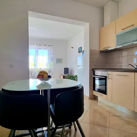 Bava شقة تروغير